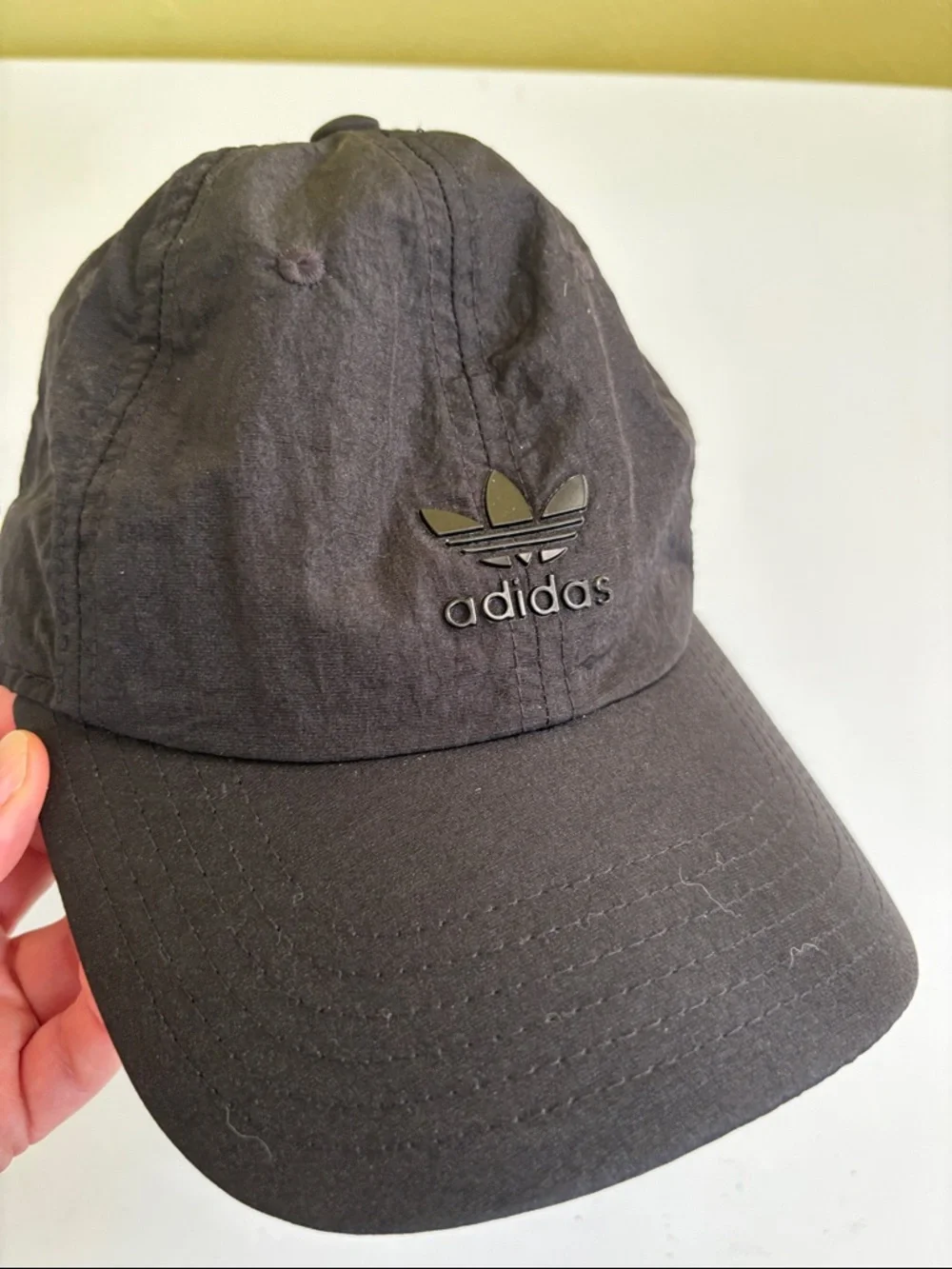 adidas Black Trefoil Logo Lightweight Buckle Back Running Hat One Size